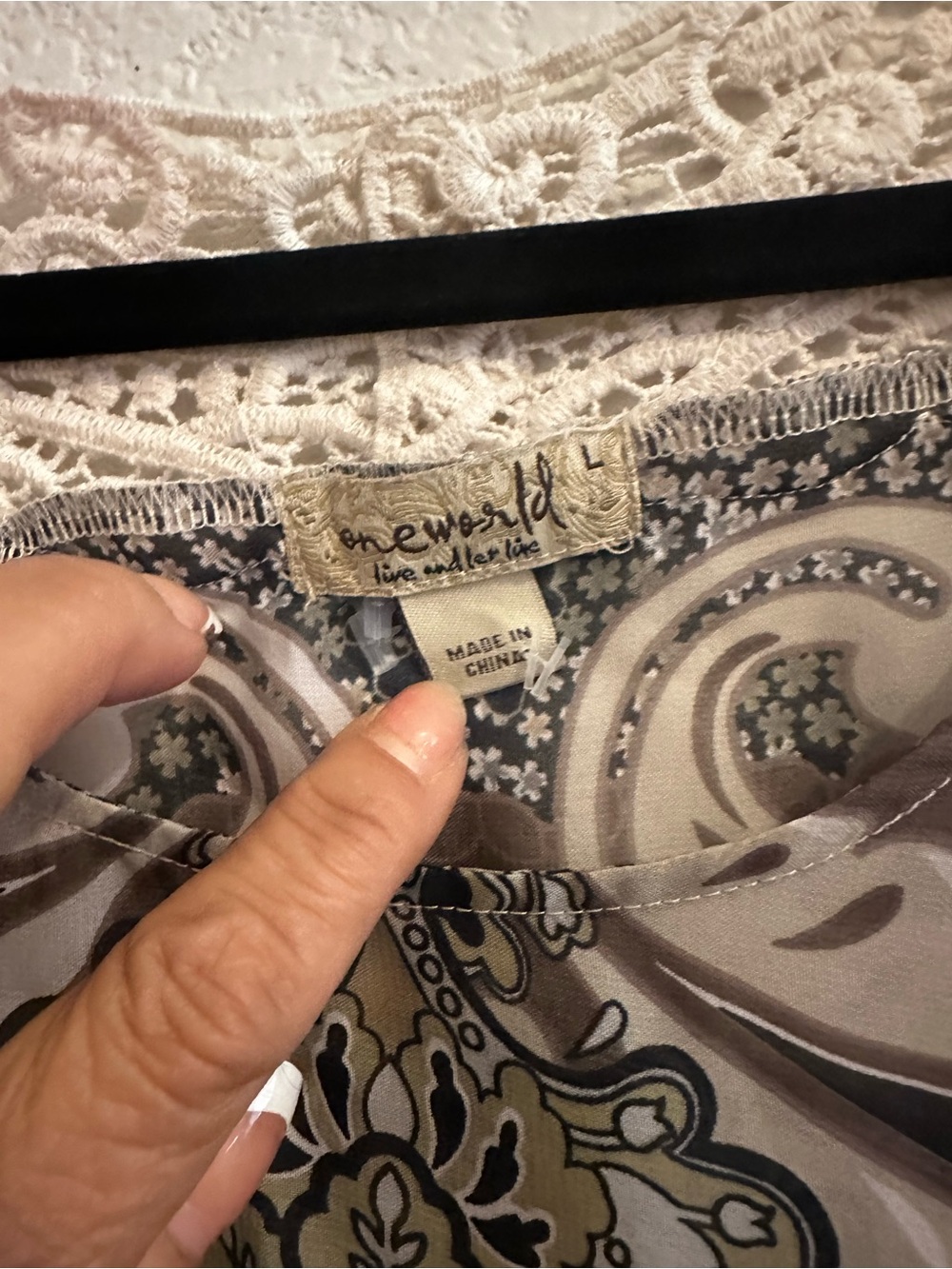 ONE WORLD Neutral Paisley Lace Cap-Sleeve Blouse - Picture 3 of 4